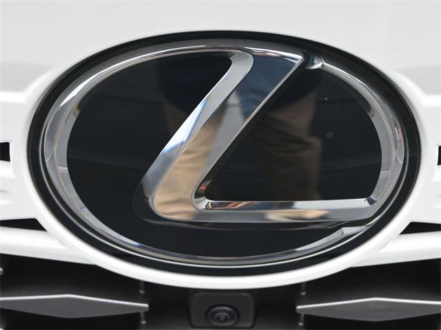 Photo of 2023 Eminent White Pearl Lexus RX 350