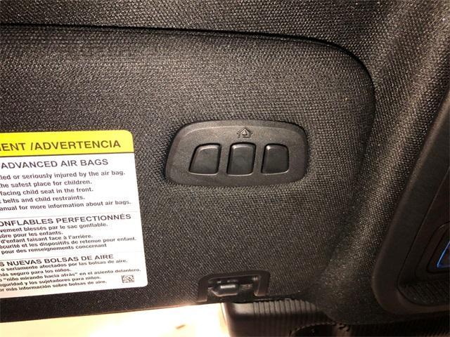Photo of 2025 White Metallic Ford Explorer