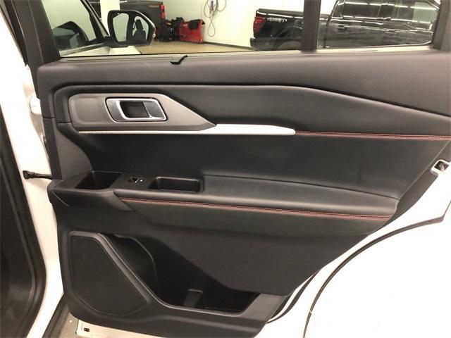 Photo of 2025 White Metallic Ford Explorer