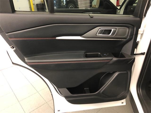 Photo of 2025 White Metallic Ford Explorer
