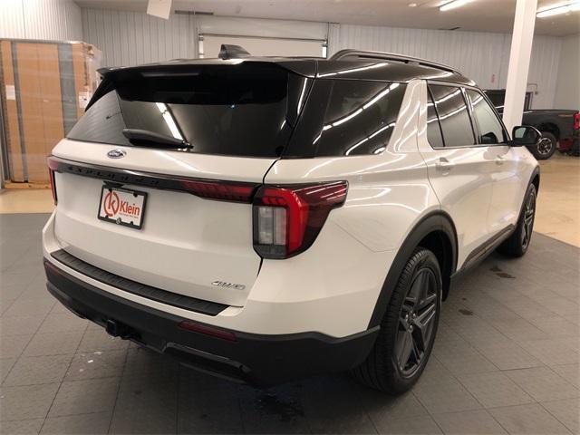 Photo of 2025 White Metallic Ford Explorer