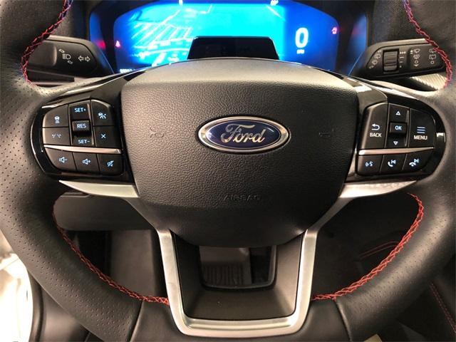 Photo of 2025 White Metallic Ford Explorer