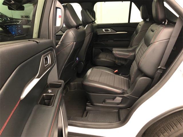 Photo of 2025 White Metallic Ford Explorer