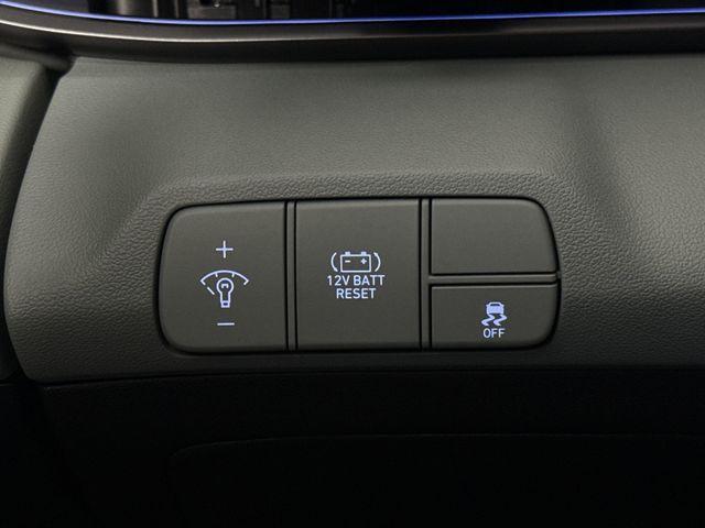 Photo of 2025 Amazon Gray Hyundai ELANTRA HEV