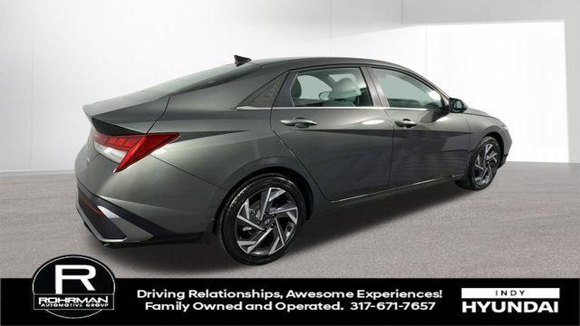 Photo of 2025 Amazon Gray Hyundai ELANTRA HEV