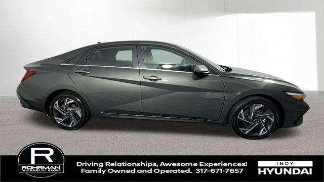 Photo of 2025 Amazon Gray Hyundai ELANTRA HEV