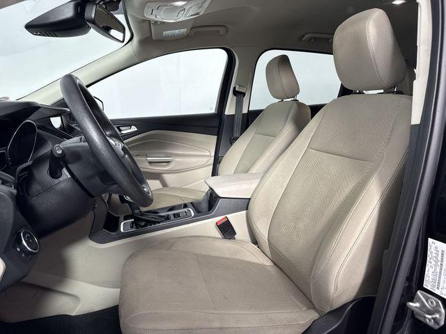 Photo of 2019 Black Metallic Ford Escape