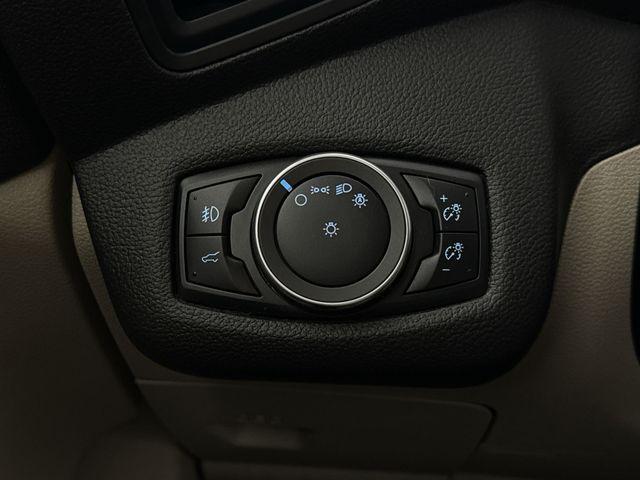 Photo of 2019 Black Metallic Ford Escape