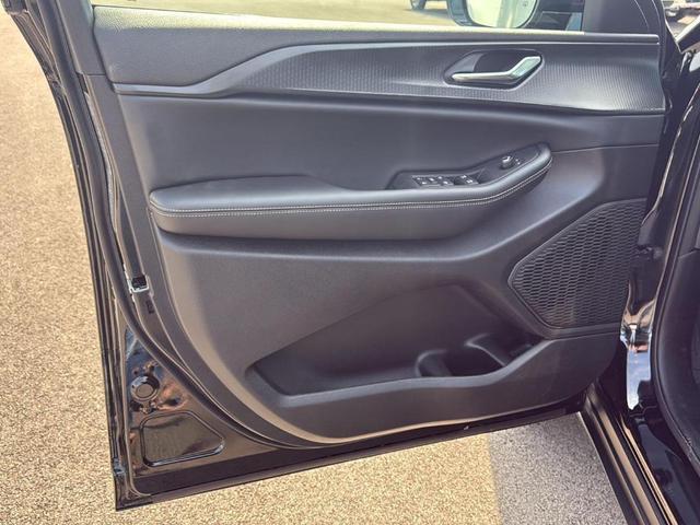 Photo of 2025 Diamond Black Jeep Grand Cherokee