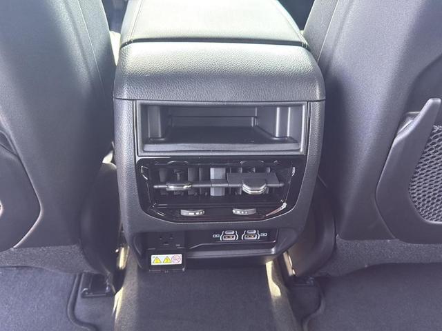 Photo of 2025 Diamond Black Jeep Grand Cherokee