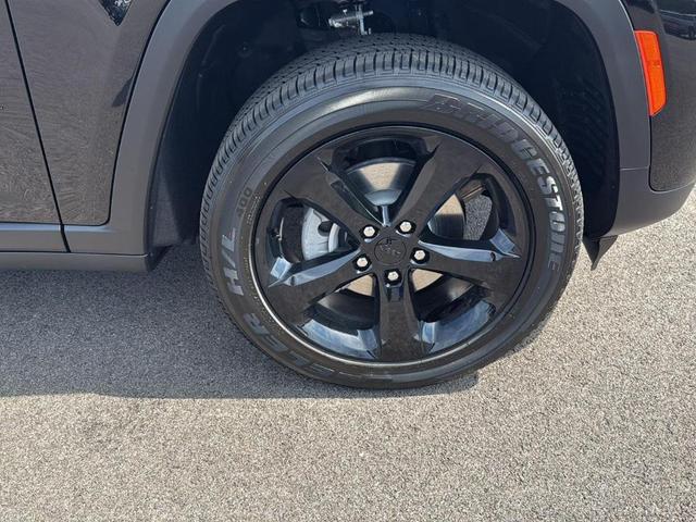 Photo of 2025 Diamond Black Jeep Grand Cherokee
