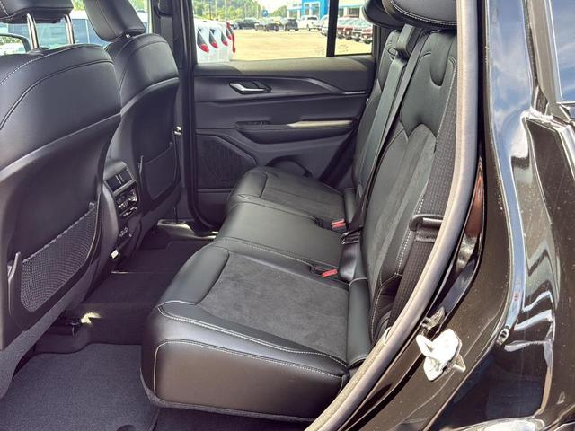 Photo of 2025 Diamond Black Jeep Grand Cherokee