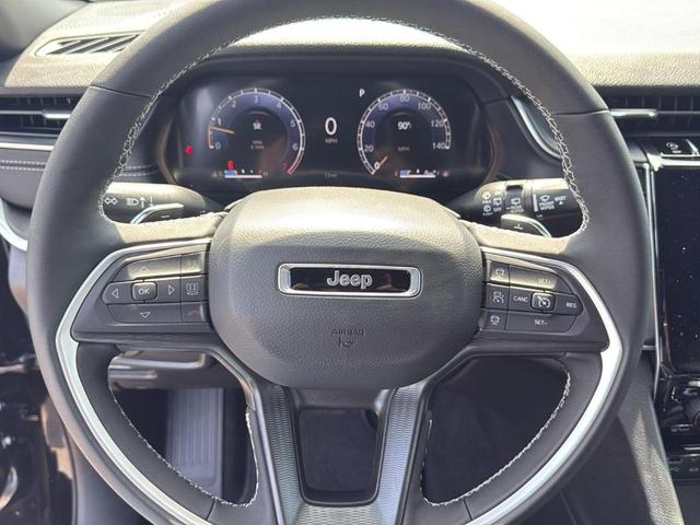 Photo of 2025 Diamond Black Jeep Grand Cherokee