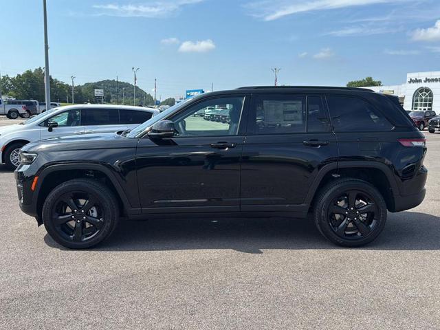 Photo of 2025 Diamond Black Jeep Grand Cherokee