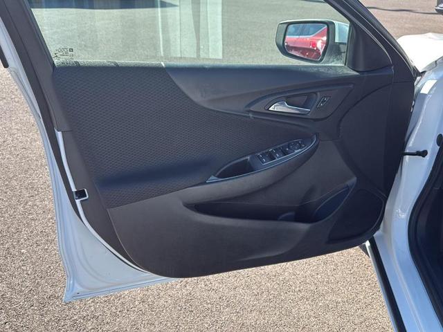 Photo of 2023 Summit White Chevrolet Malibu