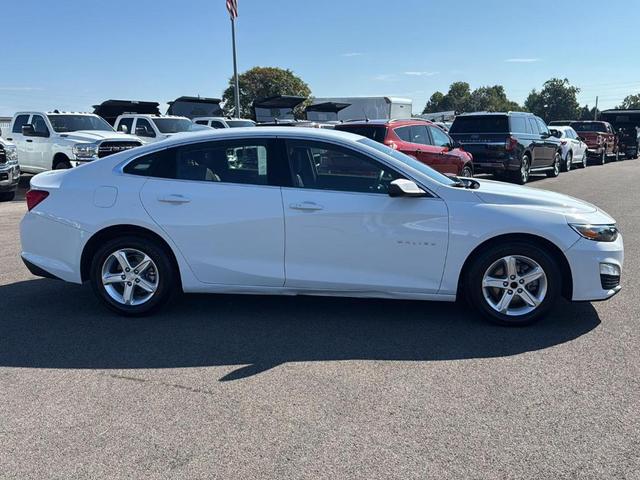 Photo of 2023 Summit White Chevrolet Malibu