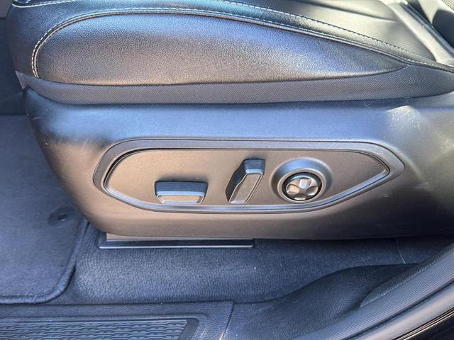 Photo of 2024 Diamond Black Jeep Grand Cherokee L