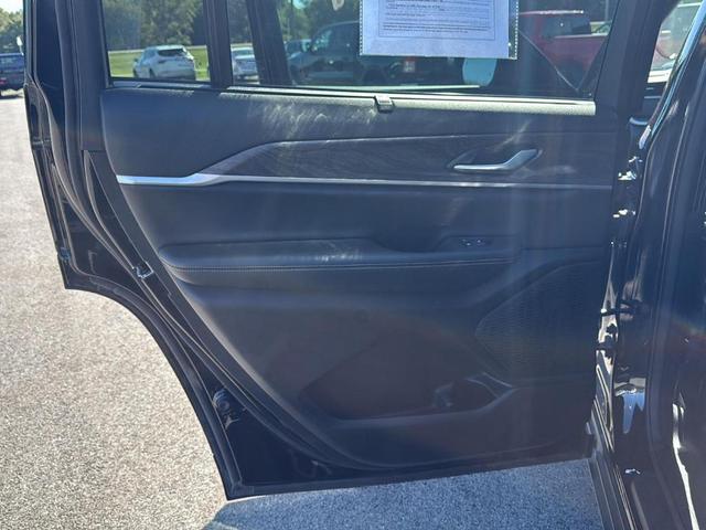 Photo of 2024 Diamond Black Jeep Grand Cherokee L