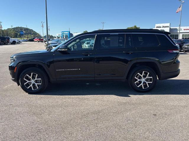 Photo of 2024 Diamond Black Jeep Grand Cherokee L