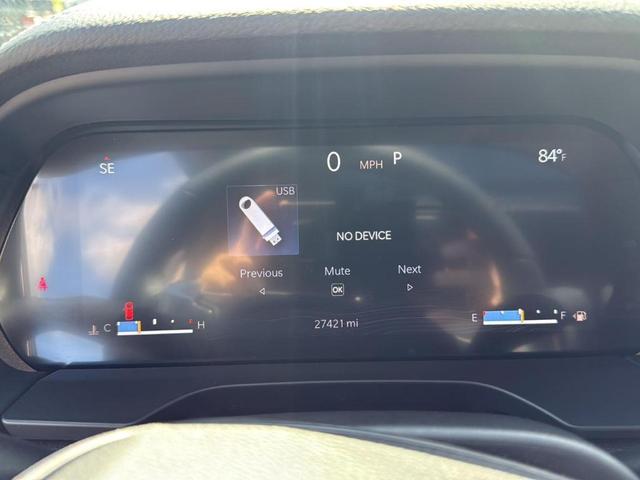 Photo of 2022 Metallic Jeep Grand Cherokee L