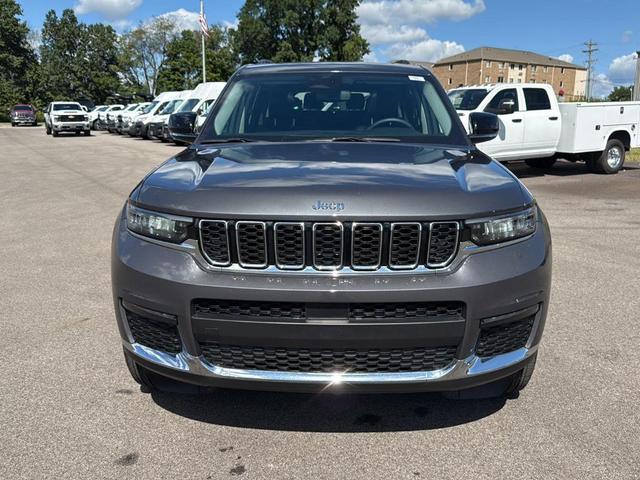 Photo of 2022 Metallic Jeep Grand Cherokee L