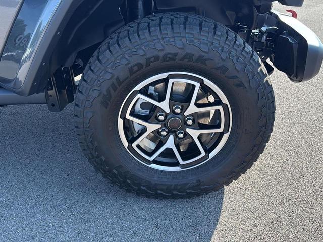 Photo of 2025 Granite Crystal Clearcoat Metallic Jeep Gladiator