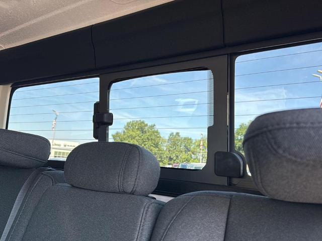 Photo of 2025 Granite Crystal Clearcoat Metallic Jeep Gladiator