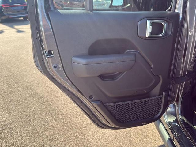 Photo of 2025 Granite Crystal Clearcoat Metallic Jeep Gladiator