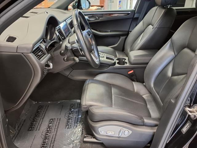 Photo of 2018 Black Porsche Macan