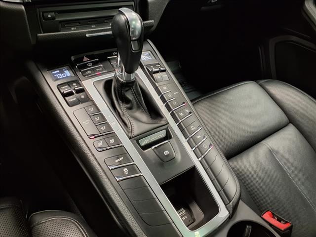 Photo of 2018 Black Porsche Macan