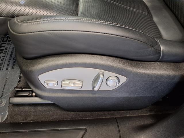 Photo of 2018 Black Porsche Macan