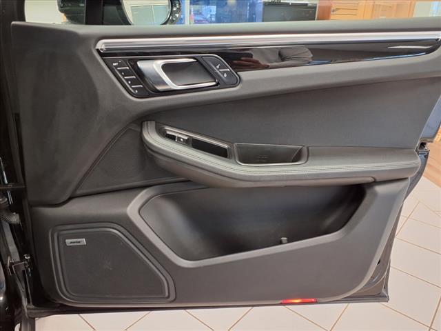 Photo of 2018 Black Porsche Macan