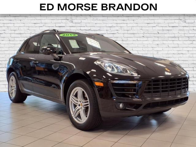 Photo of 2018 Black Porsche Macan