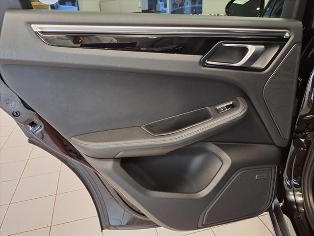 Photo of 2018 Black Porsche Macan