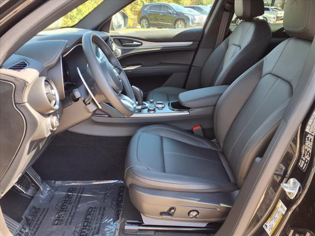 Photo of 2025 Vulcano Black Metallic Alfa Romeo Stelvio