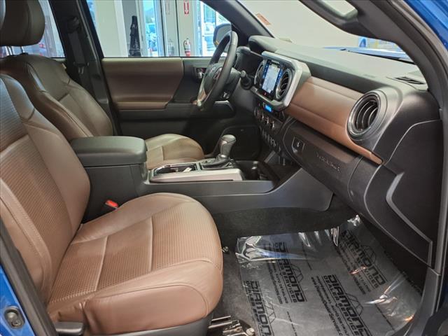 Photo of 2016 Blazing Blue Pearl Toyota Tacoma