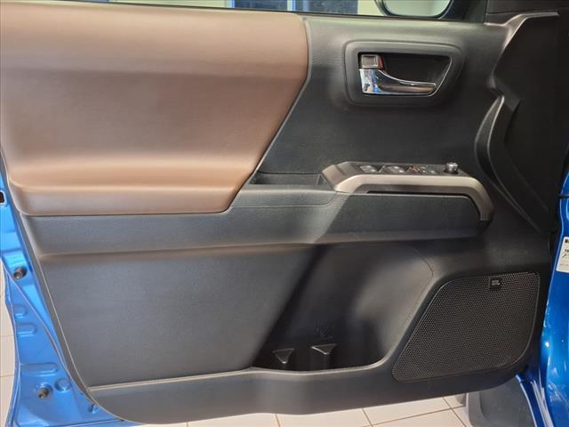Photo of 2016 Blazing Blue Pearl Toyota Tacoma