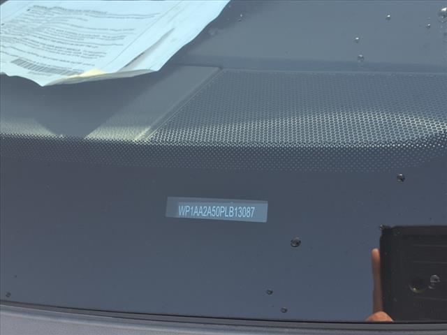 Photo of 2023 White Porsche Macan