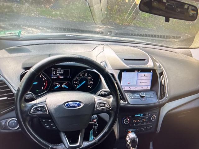 Photo of 2018 Blue Metallic Ford Escape