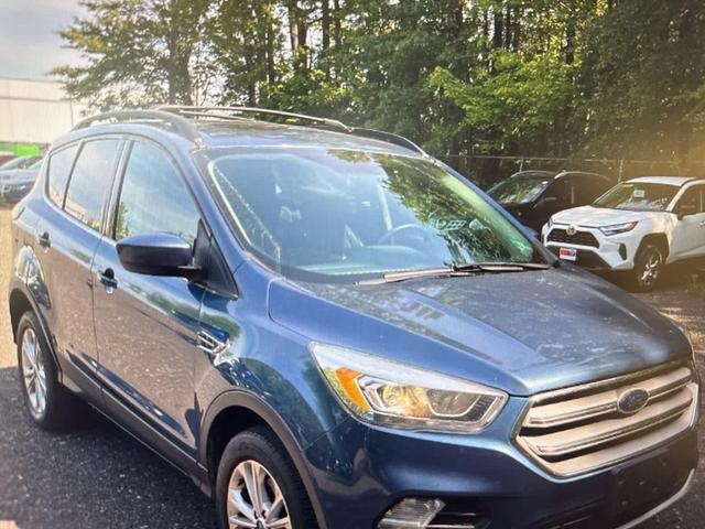 Photo of 2018 Blue Metallic Ford Escape