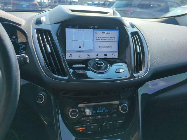 Photo of 2016 White Platinum Metallic Tri-Coat Ford Escape
