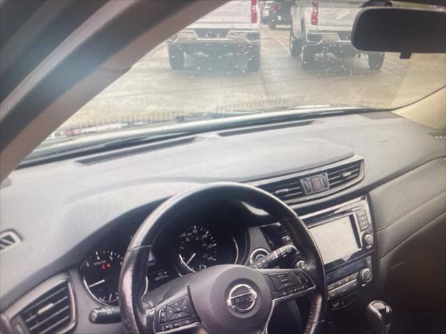Photo of 2018 Magnetic Black Nissan Rogue