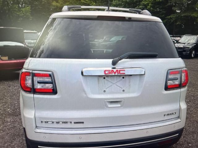 Photo of 2017 White Frost Tricoat GMC Acadia Limited