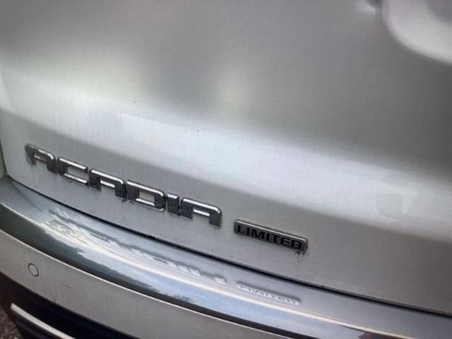 Photo of 2017 White Frost Tricoat GMC Acadia Limited