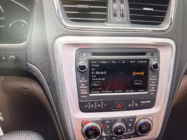 Photo of 2017 White Frost Tricoat GMC Acadia Limited
