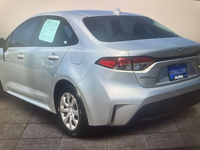 Photo of 2023 Classic Silver Metallic Toyota Corolla
