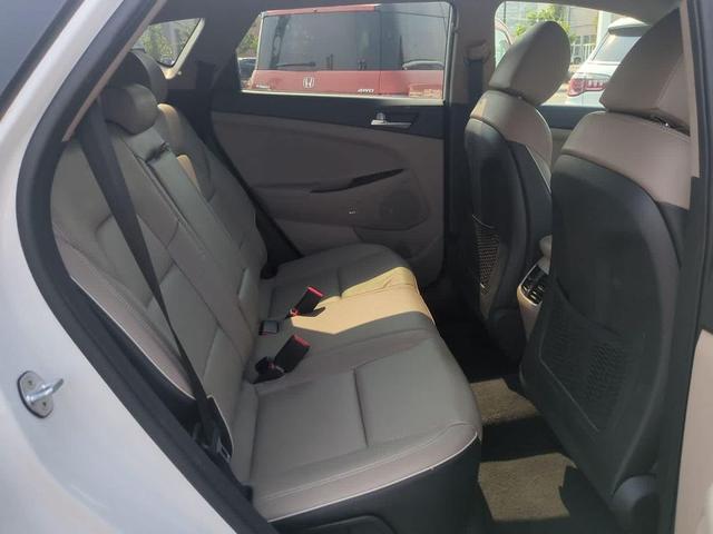 Photo of 2019 Dazzling White Hyundai TUCSON