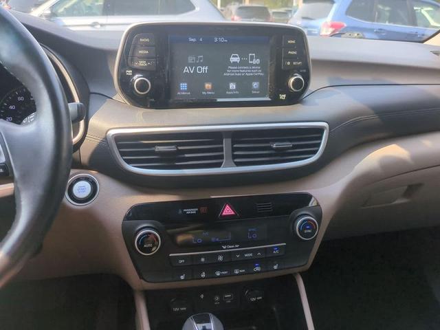 Photo of 2019 Dazzling White Hyundai TUCSON