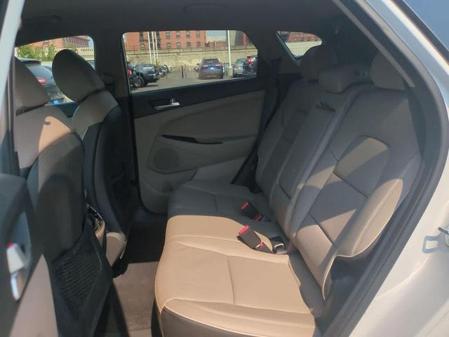 Photo of 2019 Dazzling White Hyundai TUCSON