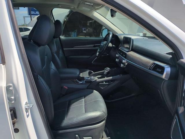 Photo of 2020 Snow White Pearl Kia Telluride